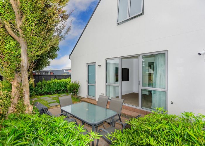  at 1/84 Shakespeare Road, Waltham, Christchurch