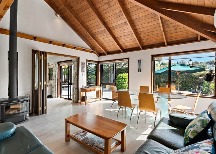  at 2/12 Penzance Road, Mairangi Bay, North Shore City, Auckland