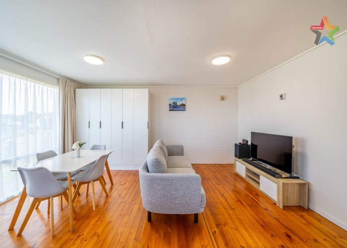  at 2/21 OAKLEIGH ST, Maungaraki, Lower Hutt