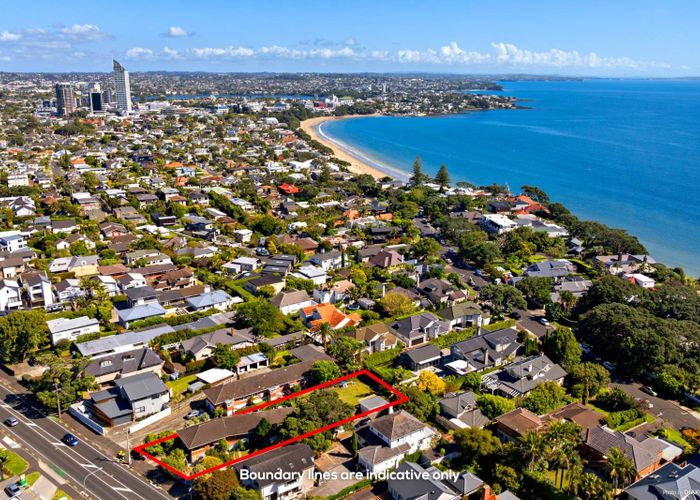  at 4/236 Lake Road, Hauraki, North Shore City, Auckland