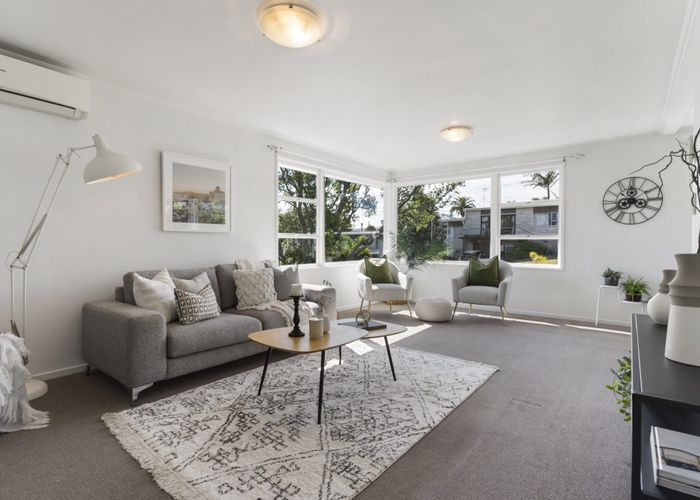  at 5 Nea Place, Hillcrest, Auckland