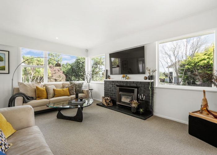  at 2/300 Rangatira Road, Beach Haven, North Shore City, Auckland