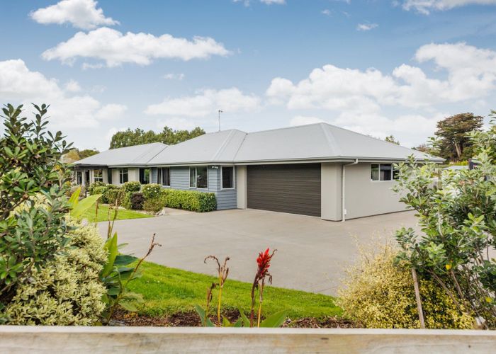  at 100 Greer Court, Bunnythorpe