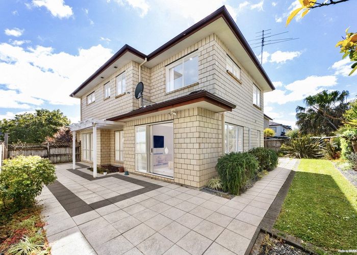  at 3 Bridgefield Crescent, Flat Bush, Manukau City, Auckland