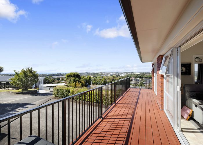  at 8 Hillcrest Street, Glen Avon, New Plymouth, Taranaki