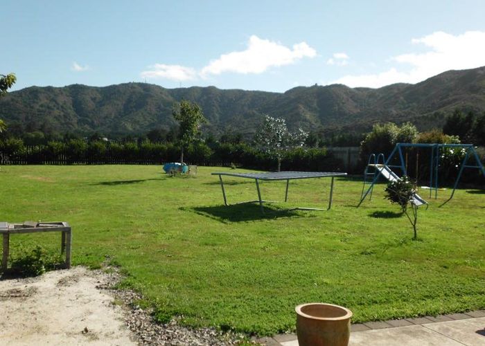  at 33 Grimsby Grove, Wainuiomata, Lower Hutt
