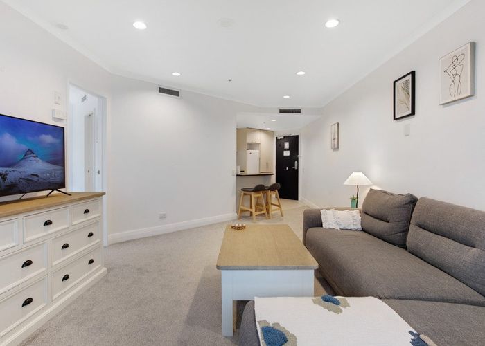  at 9-17 Byron Avenue, Takapuna, North Shore City, Auckland