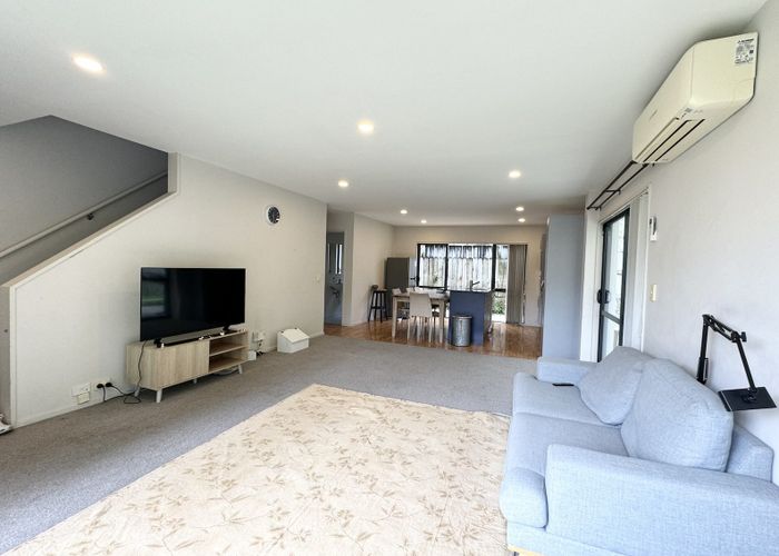  at 6 Sun Place, Henderson, Waitakere City, Auckland