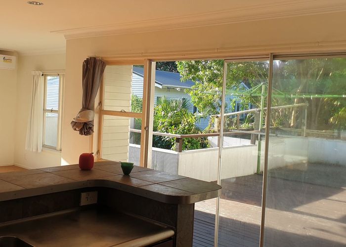  at 2/36 Comins Crescent, Mission Bay, Auckland City, Auckland