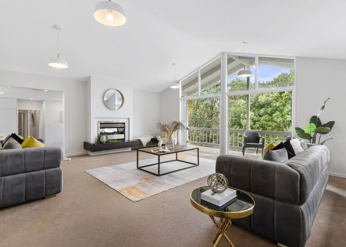  at 122 Beach Road, Castor Bay, Auckland