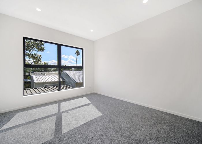  at 1/60 Point England Road, Point England, Auckland City, Auckland