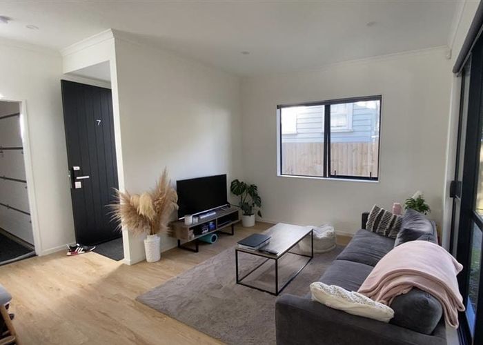  at 7 Oaklands Road, Mount Eden, Auckland