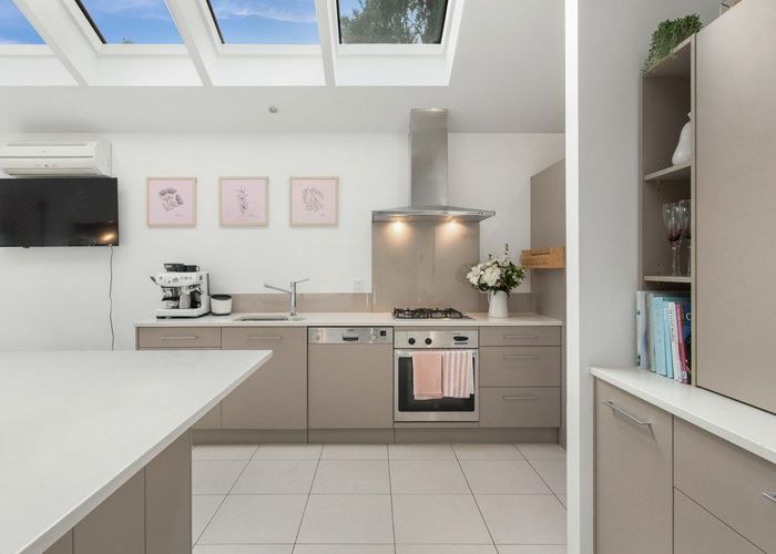  at 106 Cannon Hill Crescent, Mount Pleasant, Christchurch City, Canterbury