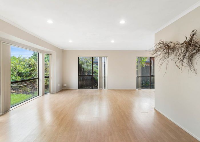  at 37 Robin Brooke Drive, Flat Bush, Auckland