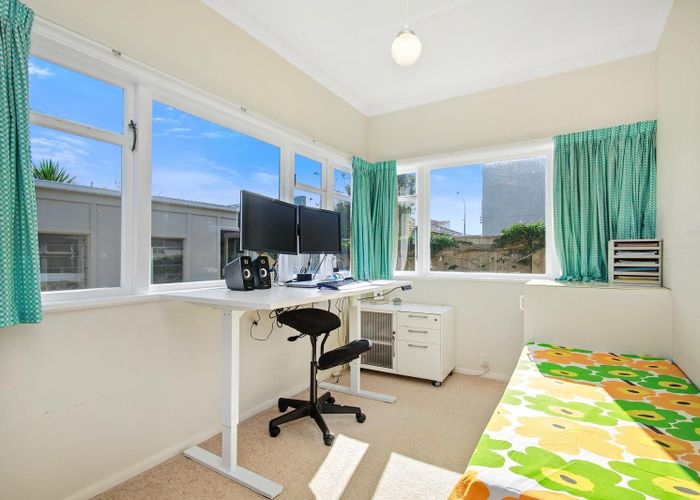  at 5 Meadows Avenue, Waiwhetu, Lower Hutt, Wellington