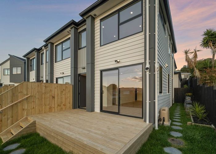  at 19 Elliott Avenue, Bayview, Auckland