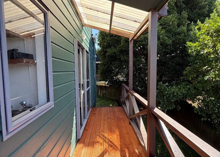  at 1/22 Valecrest Place, Bayview, North Shore City, Auckland