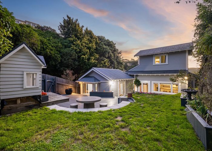  at 102 Paremata Road, Paremata, Porirua, Wellington