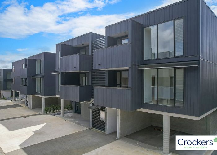  at 5 Treasure Lane, Te Atatu South, Waitakere City, Auckland