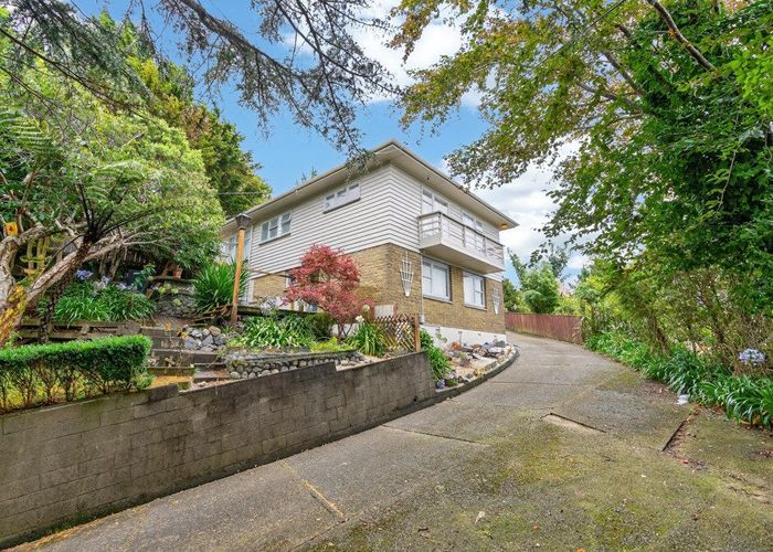  at 4 Main Road, Wainuiomata, Lower Hutt, Wellington