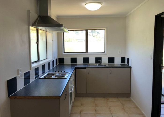  at 2/10 Landseer Place, Blockhouse Bay, Auckland City, Auckland