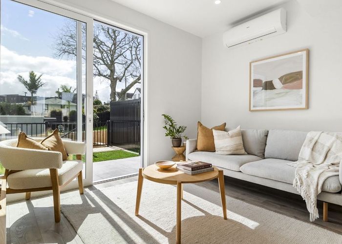  at 7B Camrose Place, Glenfield, Auckland