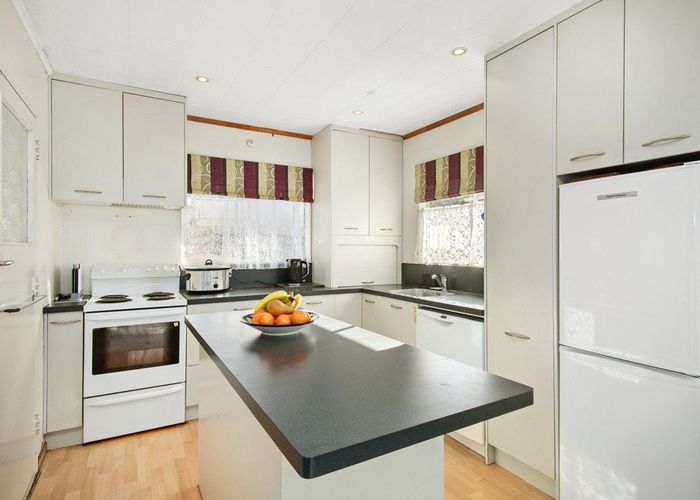  at 271 Wellington Road, Wainuiomata, Lower Hutt, Wellington