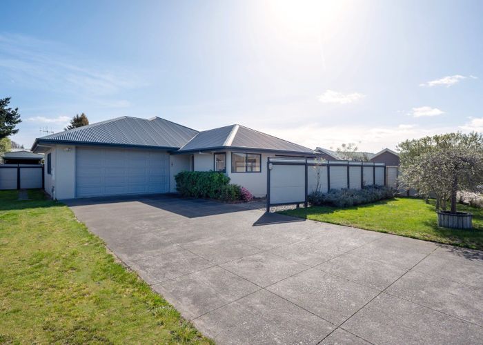  at 14 Lakemere Way, Taupo