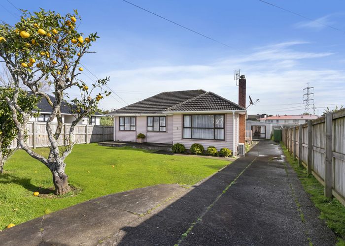  at 5 Nola Crescent, Otara, Auckland