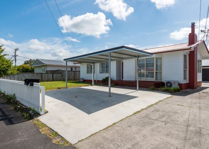  at 24 Dalesford Street, Silverdale, Hamilton, Waikato