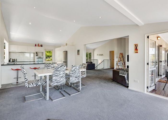  at 10 Glanville Close, Stanmore Bay, Rodney, Auckland
