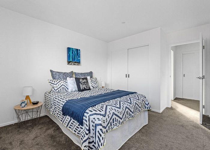  at 4/8 Yeovil Road, Te Atatu Peninsula, Waitakere City, Auckland