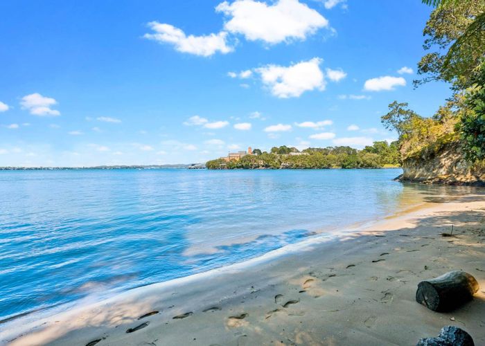  at 1/8 Maunganui Road, Birkenhead, North Shore City, Auckland