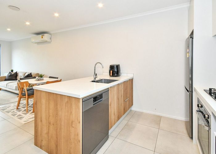  at 39 Periko Way, Takanini, Auckland