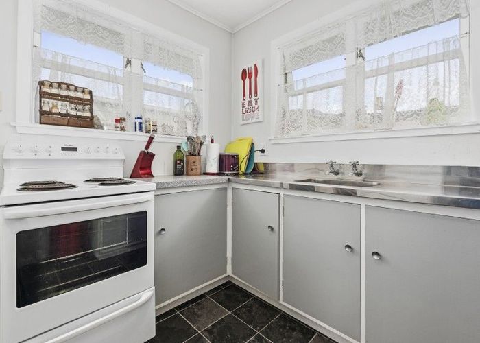  at 11 Glen Alice Grove, Naenae, Lower Hutt, Wellington