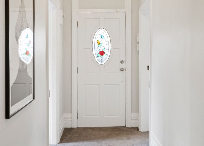  at 1/192 Queen Street, Northcote Point, Auckland