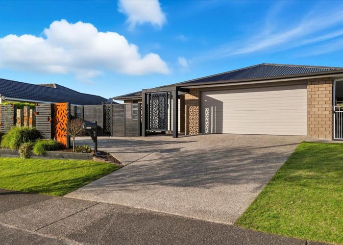  at 8 Mortlake Heights, Pyes Pa, Tauranga, Bay Of Plenty