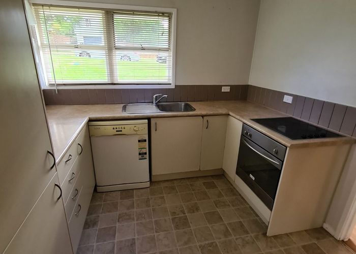  at 2/5 Eban avenue, Hillcrest, North Shore City, Auckland
