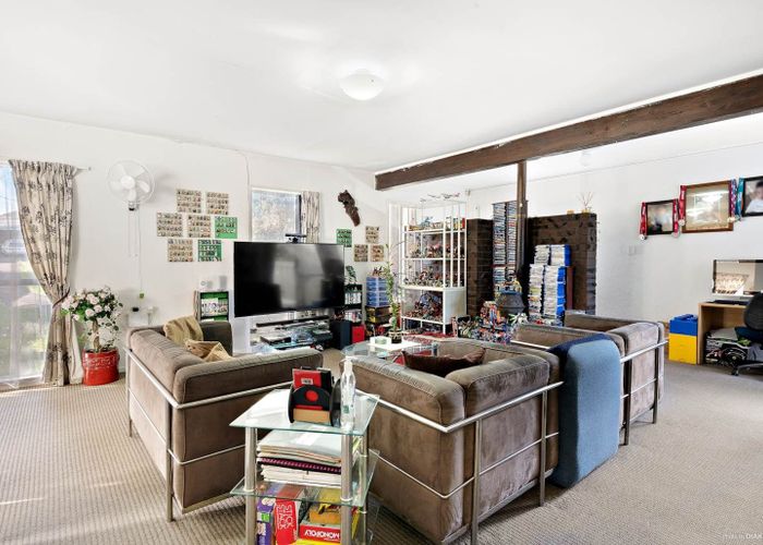  at 35 Coniston Avenue, Te Atatu South, Waitakere City, Auckland