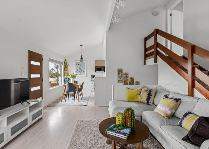  at 2/30a Glenvar Road, Torbay, North Shore City, Auckland