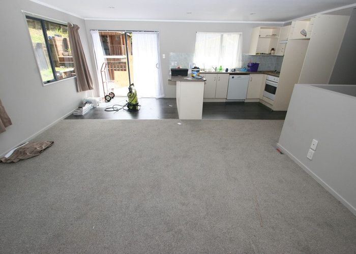  at 8A Garner Place, Glenfield, North Shore City, Auckland
