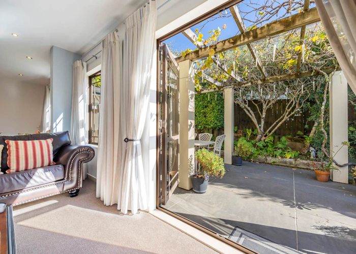  at 174 Kittiwake Drive, Schnapper Rock, North Shore City, Auckland