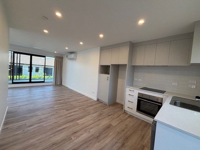  at 4/150 Royal Road, Massey, Waitakere City, Auckland