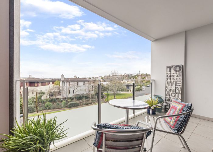  at 2C/24 James Cook Crescent, Remuera, Auckland City, Auckland