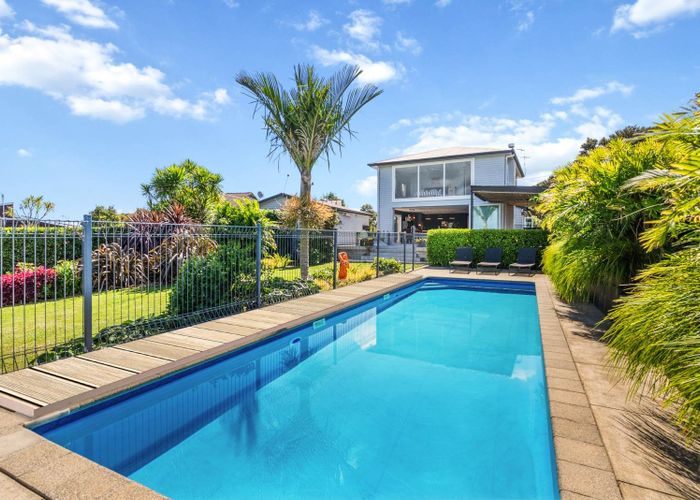  at 11 Chatham Avenue, Paremoremo, North Shore City, Auckland
