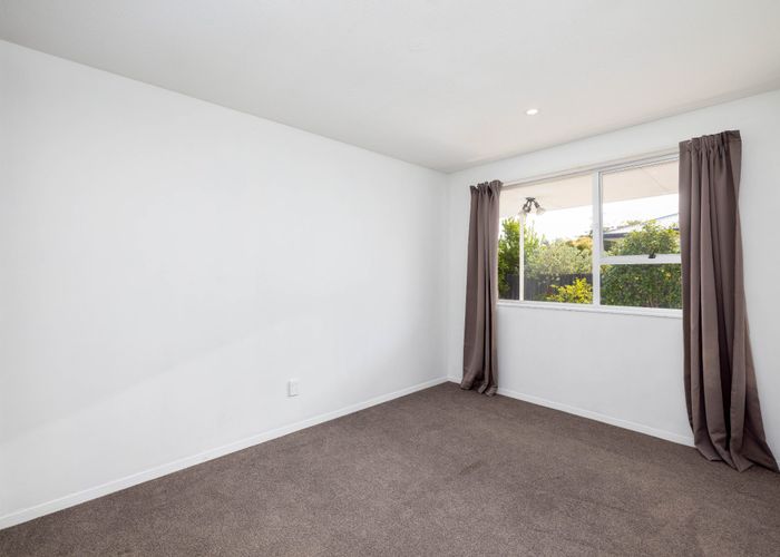  at 2/10 Seafield Place, South New Brighton, Christchurch
