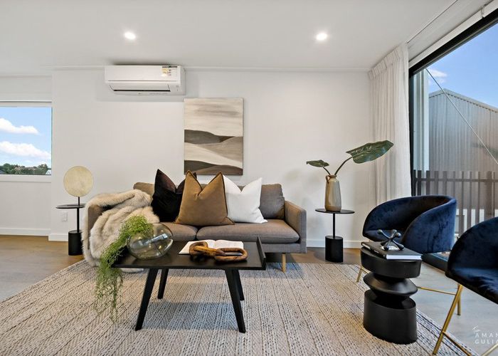  at 4/98 Walker Road, Point Chevalier, Auckland City, Auckland