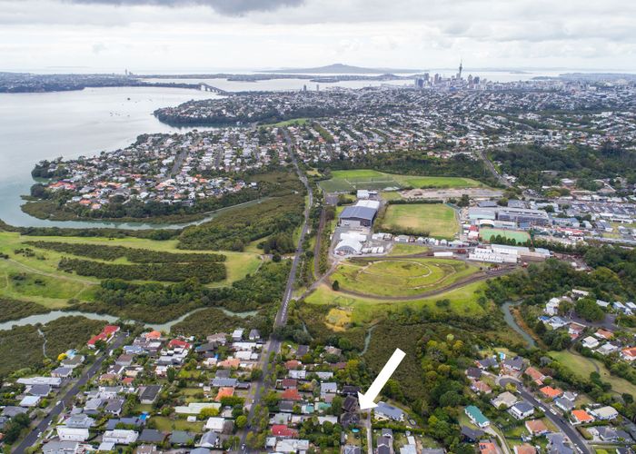  at 1/105 Moa Road, Point Chevalier, Auckland