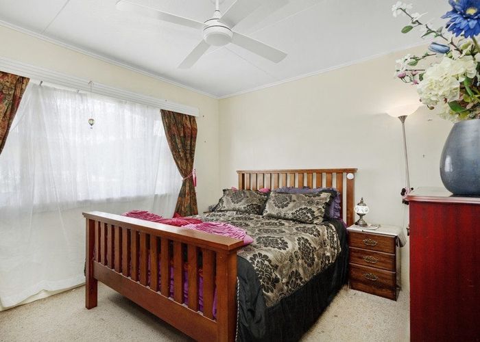  at 11 Wainuiomata Road, Wainuiomata, Lower Hutt, Wellington