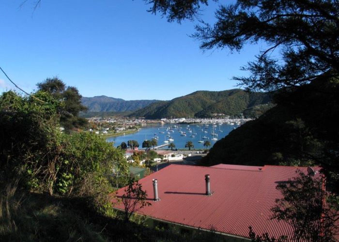 at 13 Arthur Crescent, Waikawa, Picton